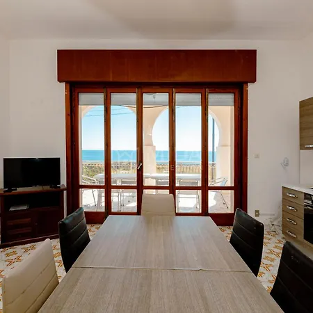 Infinity Sea View Apartment *